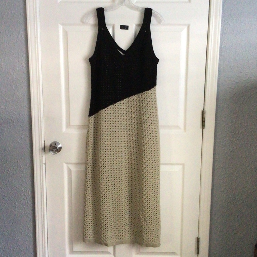 🔥🔥. 25% OFF LIST PRICE 🔥🔥. Elegant Crotchet Dress